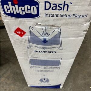 Chicco Dash Instant Setup Playard in Blue